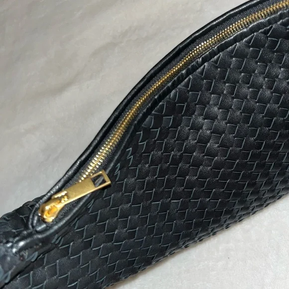 Quince Black Woven Hobo Bag - Picture 4 of 6